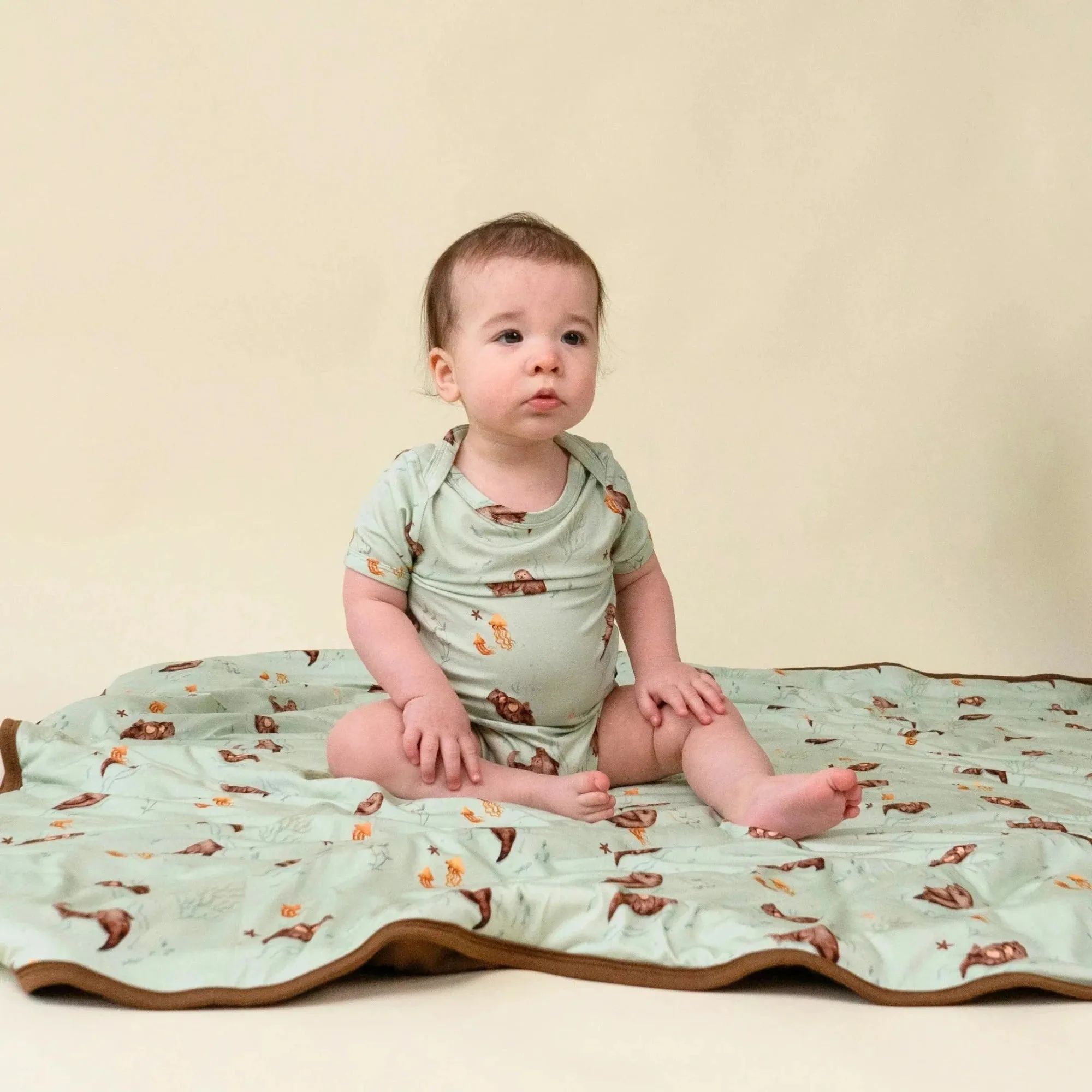 BELAN J Short Sleeves Onesie - Otters