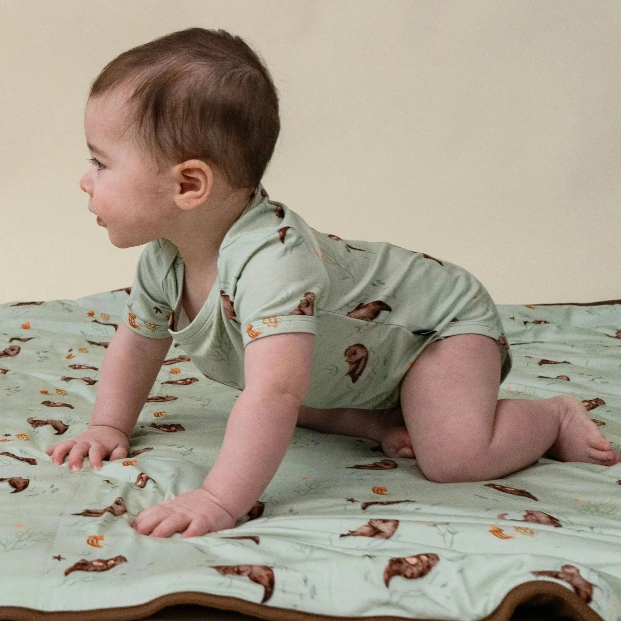 BELAN J Short Sleeves Onesie - Otters