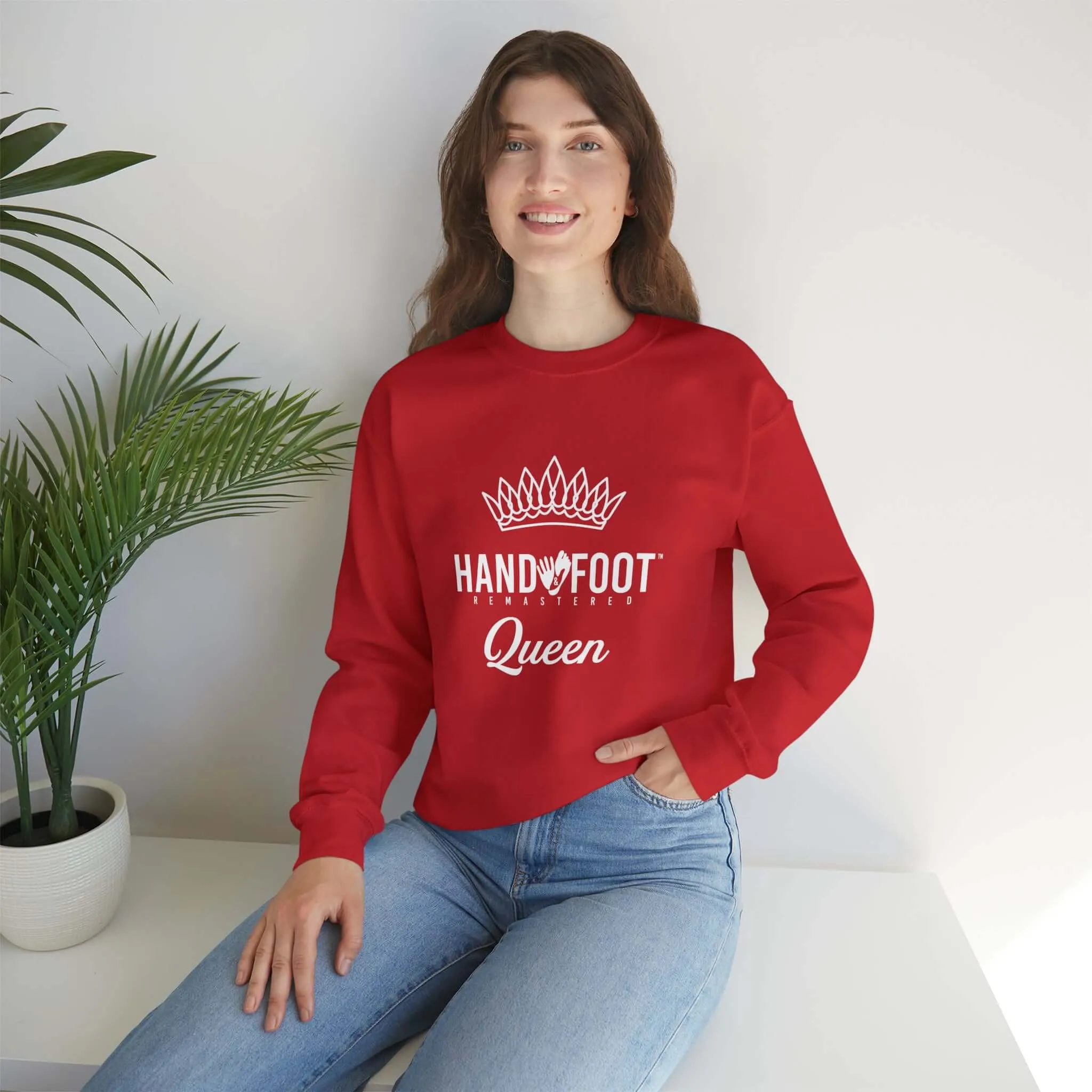 Hand & Foot Queen Unisex Heavy Blend™ Crewneck Sweatshirt