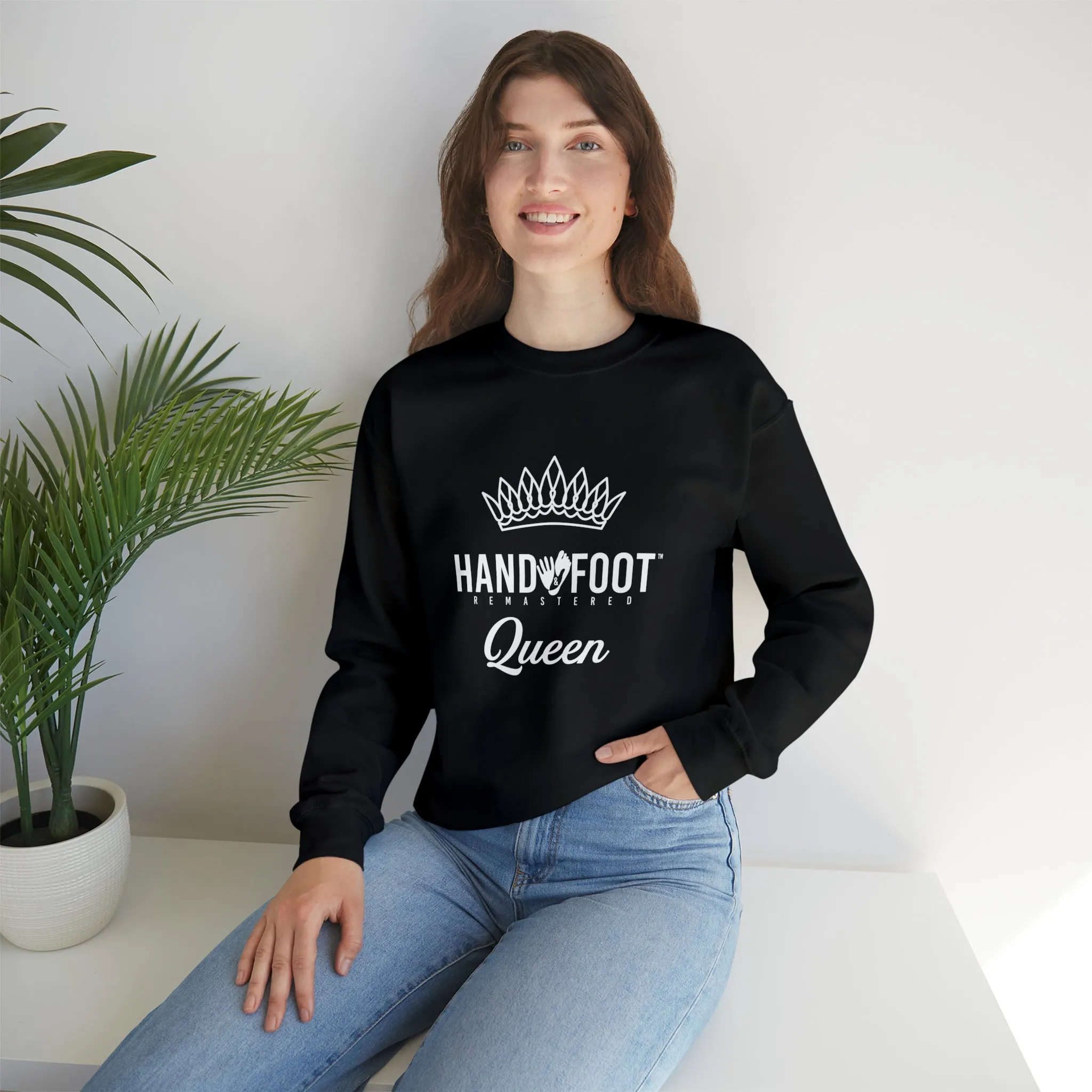 Hand & Foot Queen Unisex Heavy Blend™ Crewneck Sweatshirt