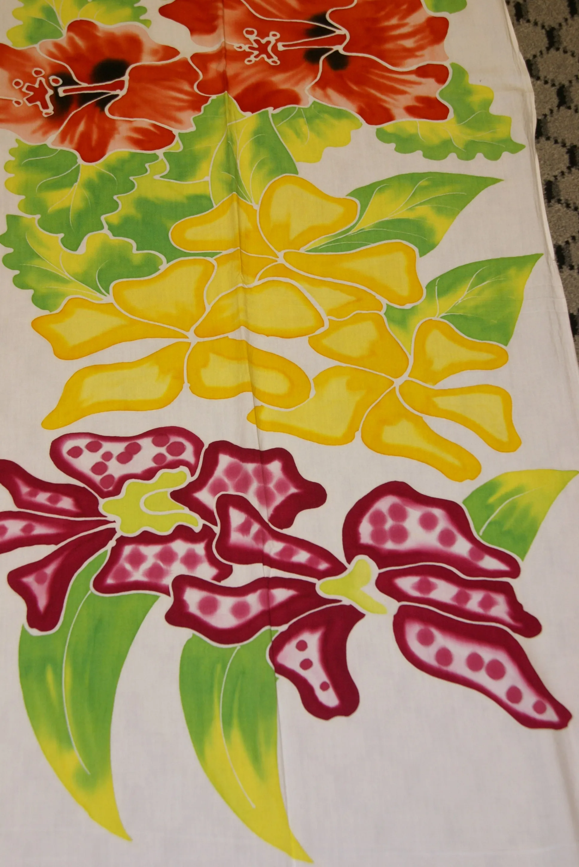 HIGH QUALITY HAND PAINTED TEXTILE FABRIC HALF SARONG OR BEACH SKIRT, SCARF, TABLE RUNNER SIGNED BY THE ARTIST: DETAILED MOTIFS OF BLOOMING HIBISCUS, VANDA ORCHIDS, TROPICAL PLANTS, RICH COLORS 74" x 23" (no SC15)