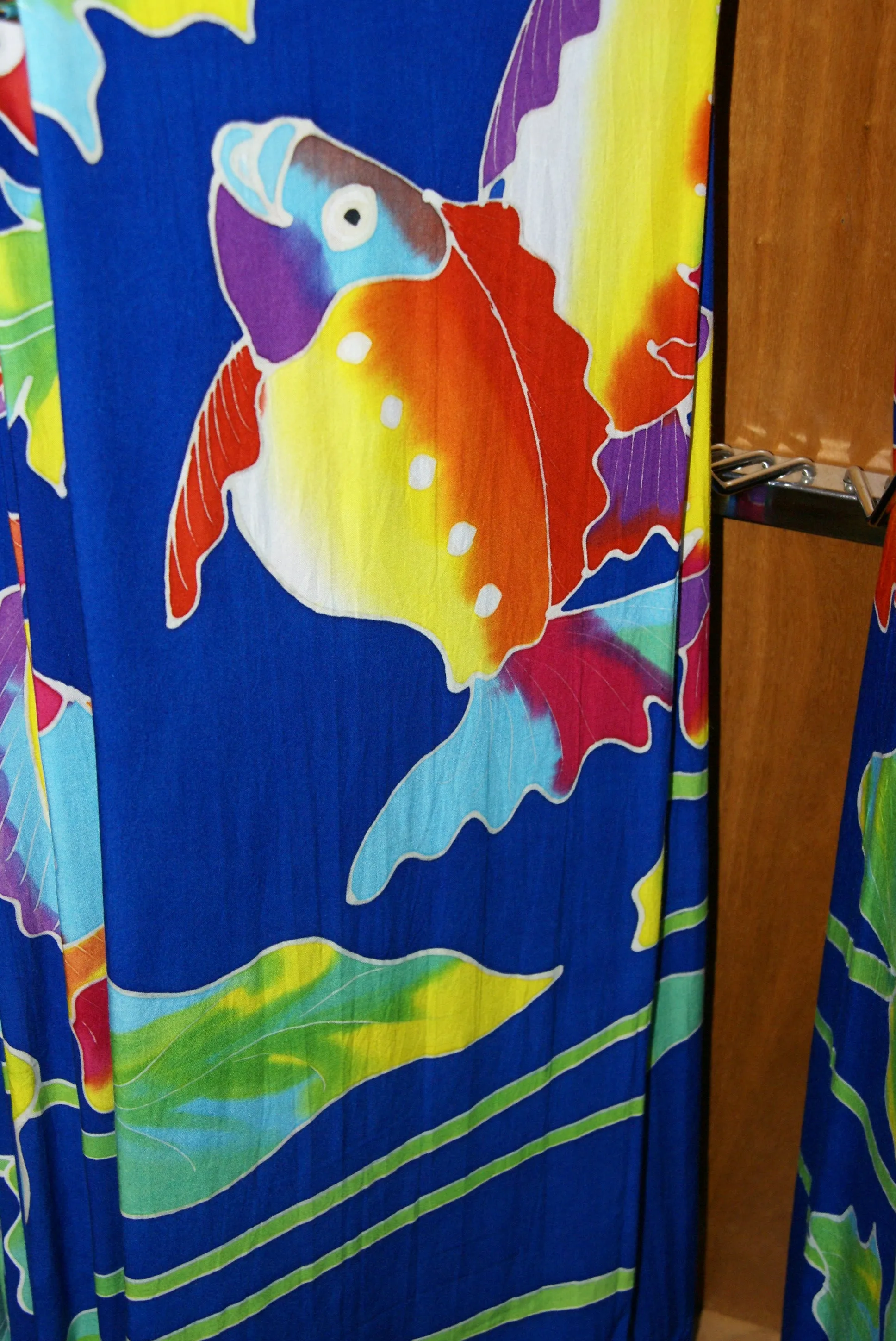 HIGH QUALITY HAND PAINTED TEXTILE FABRIC SARONG SIGNED BY THE ARTIST: DETAILED MOTIFS OF AQUATIC PLANTS & FISH 70" x 48" (no 27)