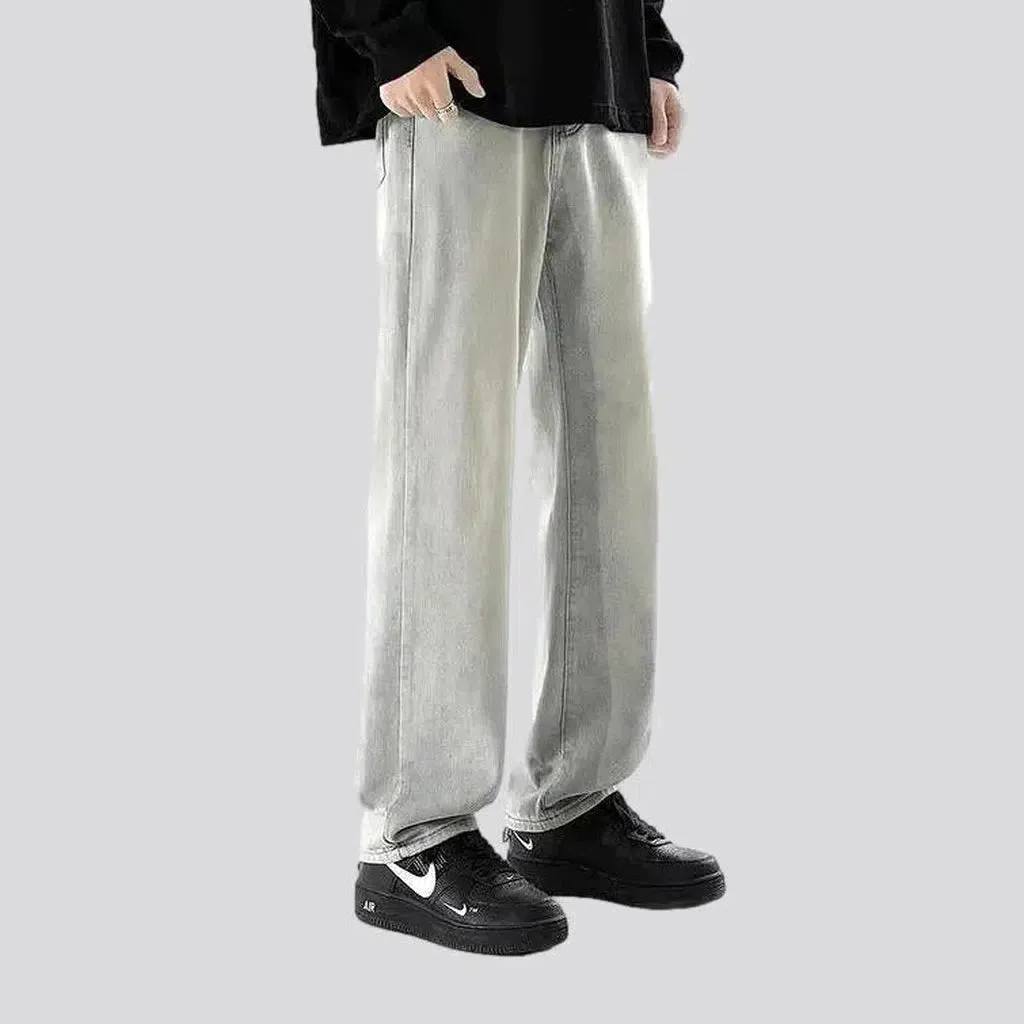 High-waist 90s jeans
 for men
