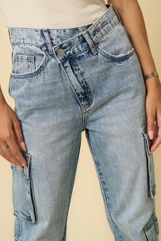TEEK - CROSSOVER RELAXED LIGHT DENIM CARGO JEANS