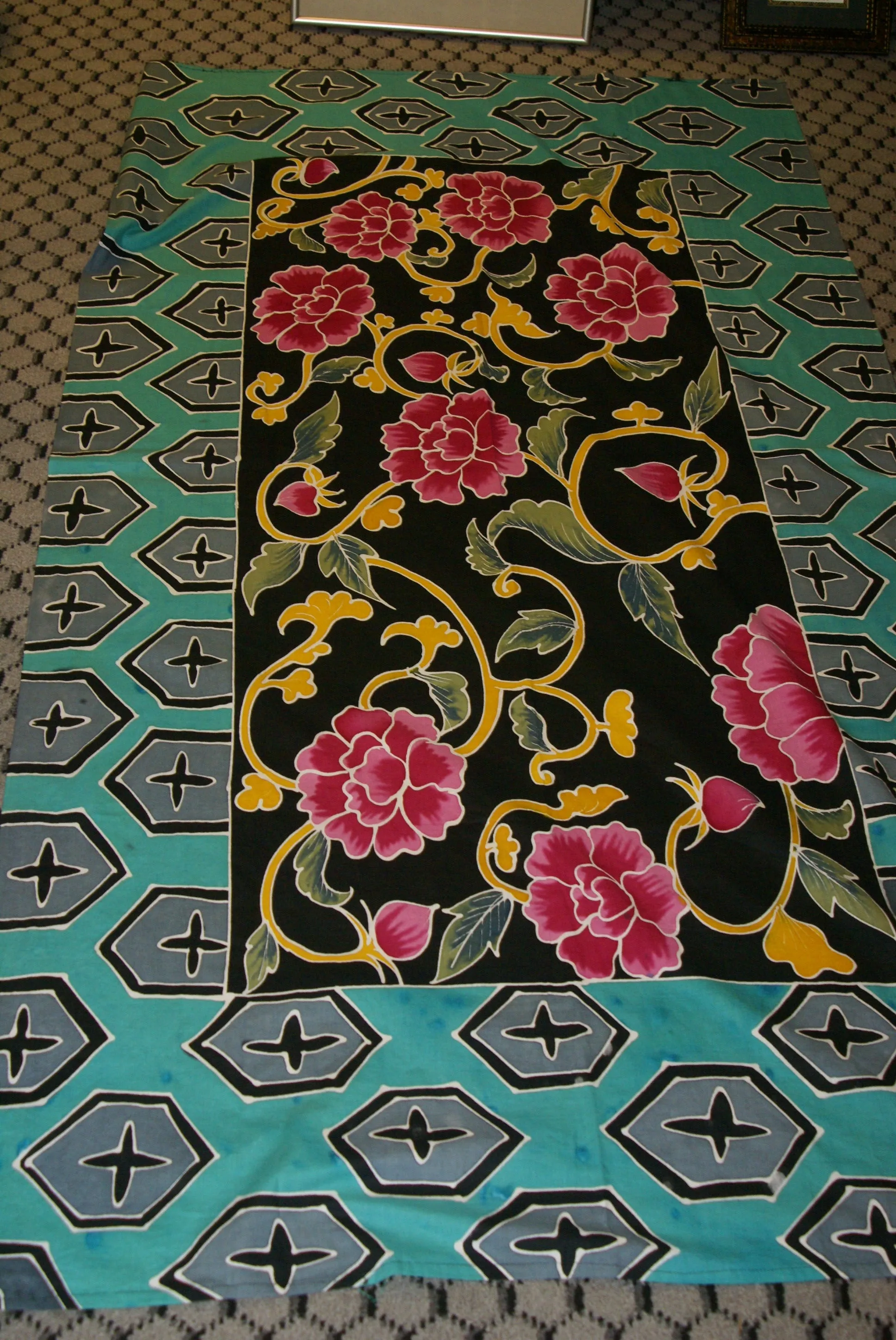 UNIQUE HIGH QUALITY COTTON HAND PAINTED BATIK TEXTILE FABRIC SARONG, VIBRANT COLORS & VERY DETAILED MOTIFS OF DOUBLE HIBISCUS FLOWERS, 74 1/2” x 40” (no 0)