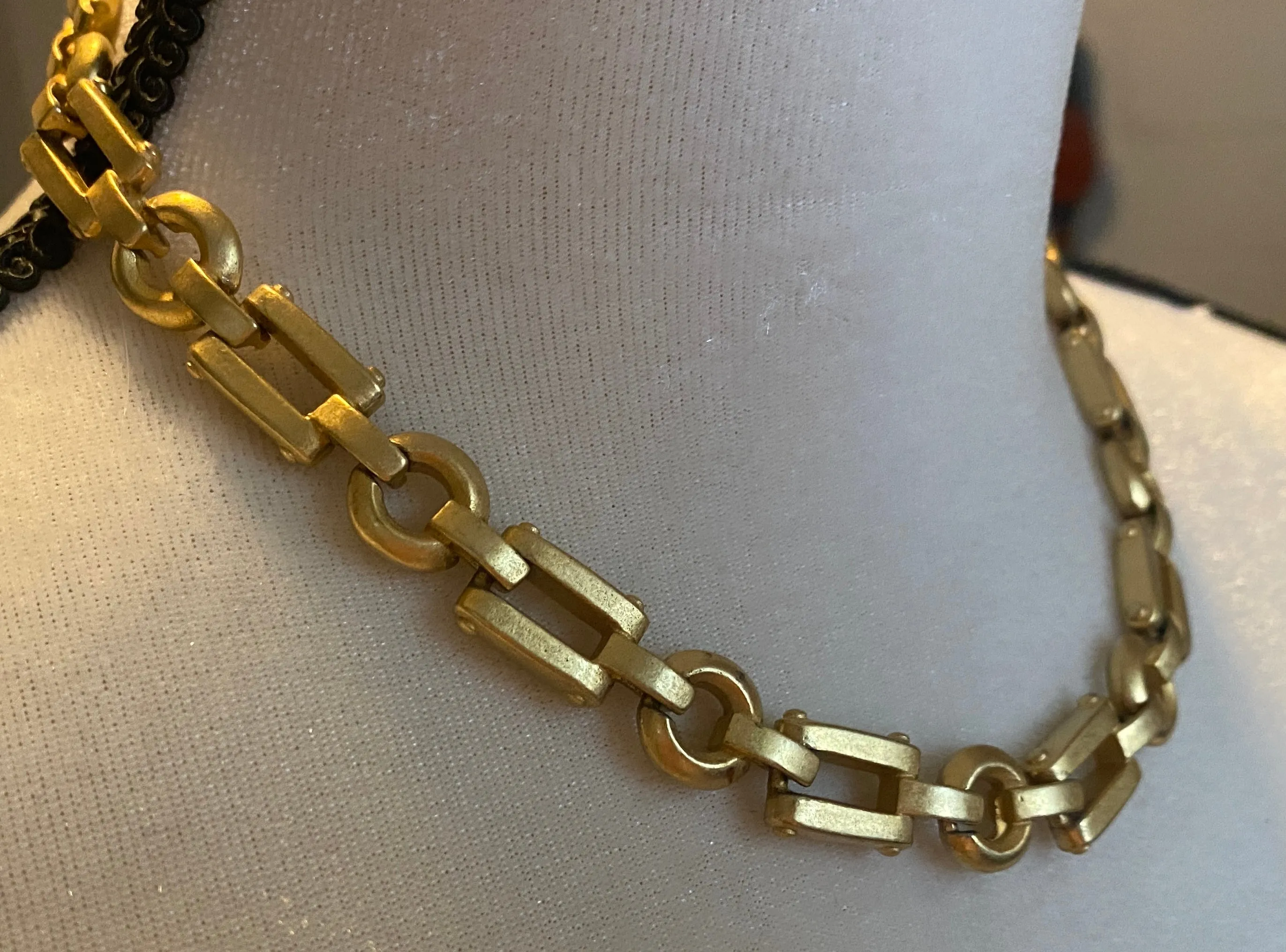 Vintage Erwin Pearl Matte Brushed Gold Tone Collar Necklace
